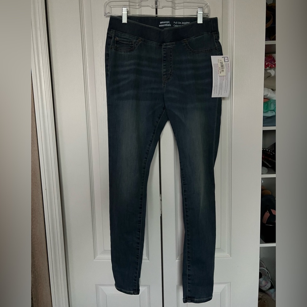 Amazon essentials jeggins  size 8